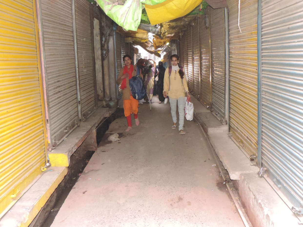 samudaay vishesh ne dukaanen band kar shaaheen baag ke pradarshan ko diya samarthan
