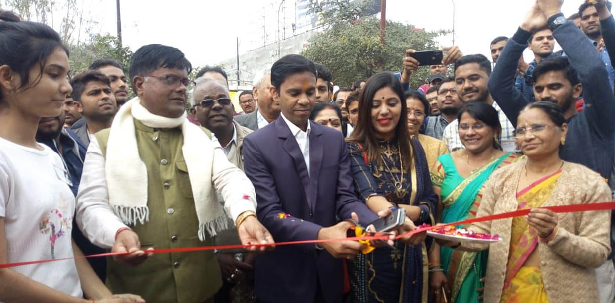 Mainpuri DM brings back old memories in library