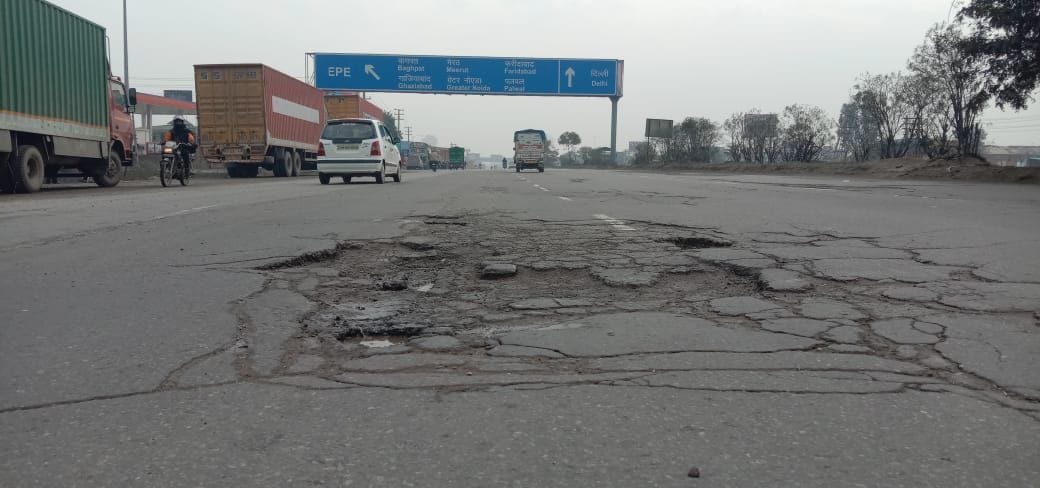 NH-44 already uprooted, there are also many pothols, caused accident