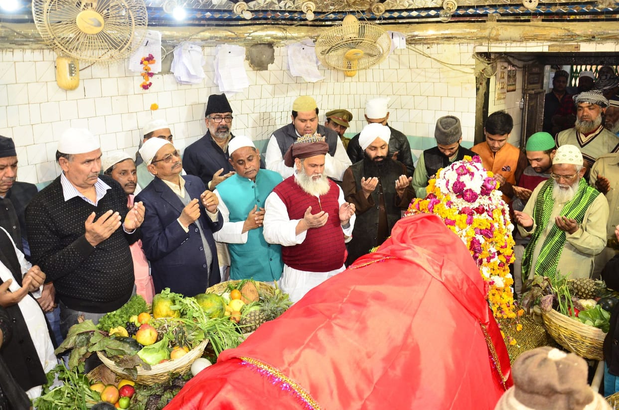 Zarine gathered at Ghazi's shrine