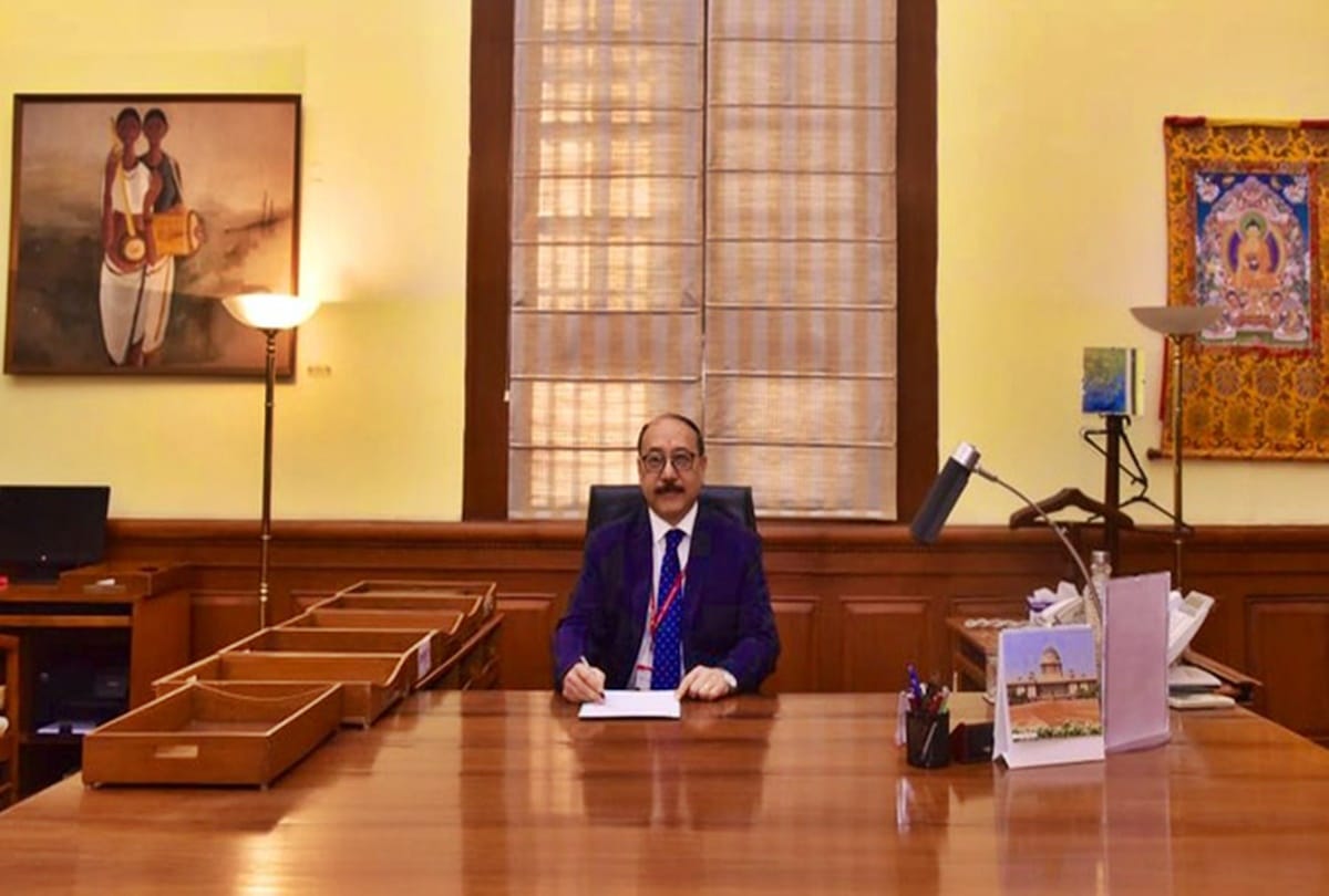 Harsh Vardhan Shringla takes charge 33th Foreign Secretary says committed to role in nation-building
