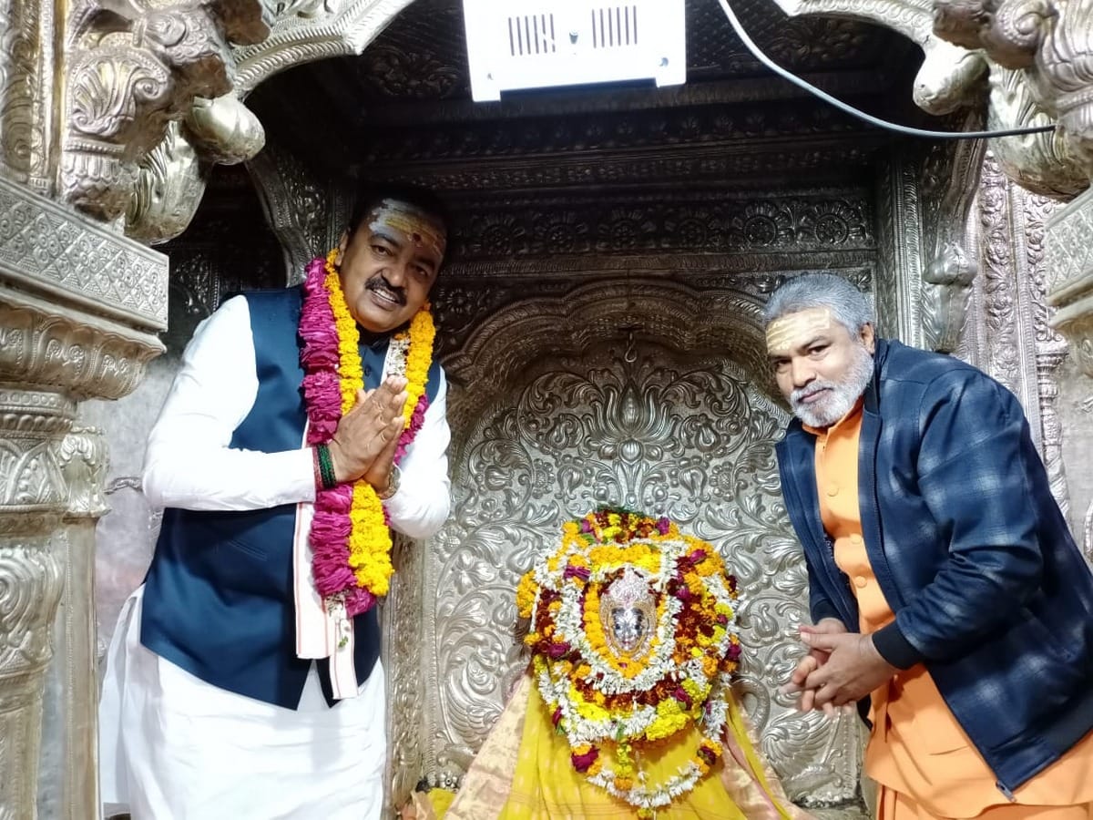 Keshav prasad maurya worshiped kashi vishwanath attack on akhilesh yadav varanasi
