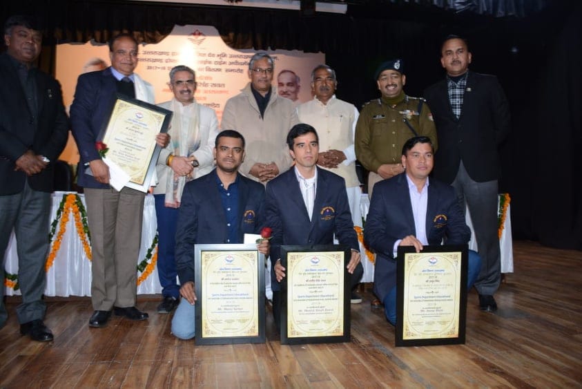 Cm Trivendra Gives Devbhoomi Uttarakhand Khel Ratna and Dronacharya Award in dehradun