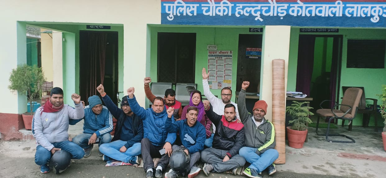 Strike outside the checkpoint after cutting the invoice of the CPU