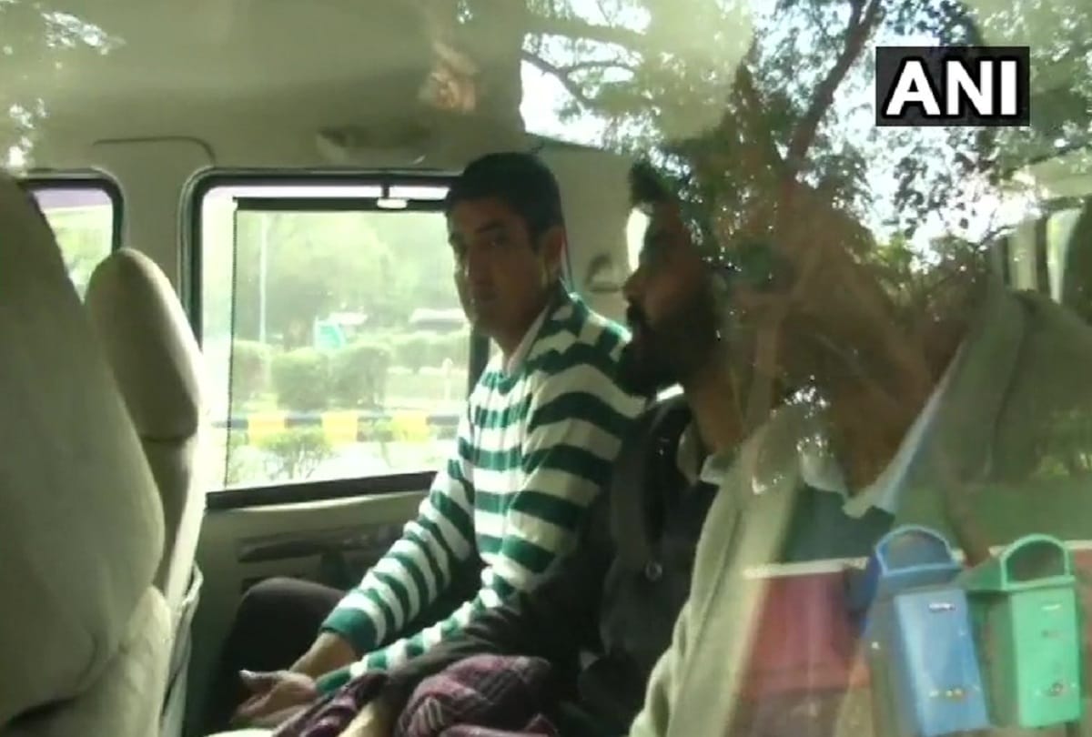 Delhi Police Crime branch brings JNU student Sharjeel Imam to Saket Police Station