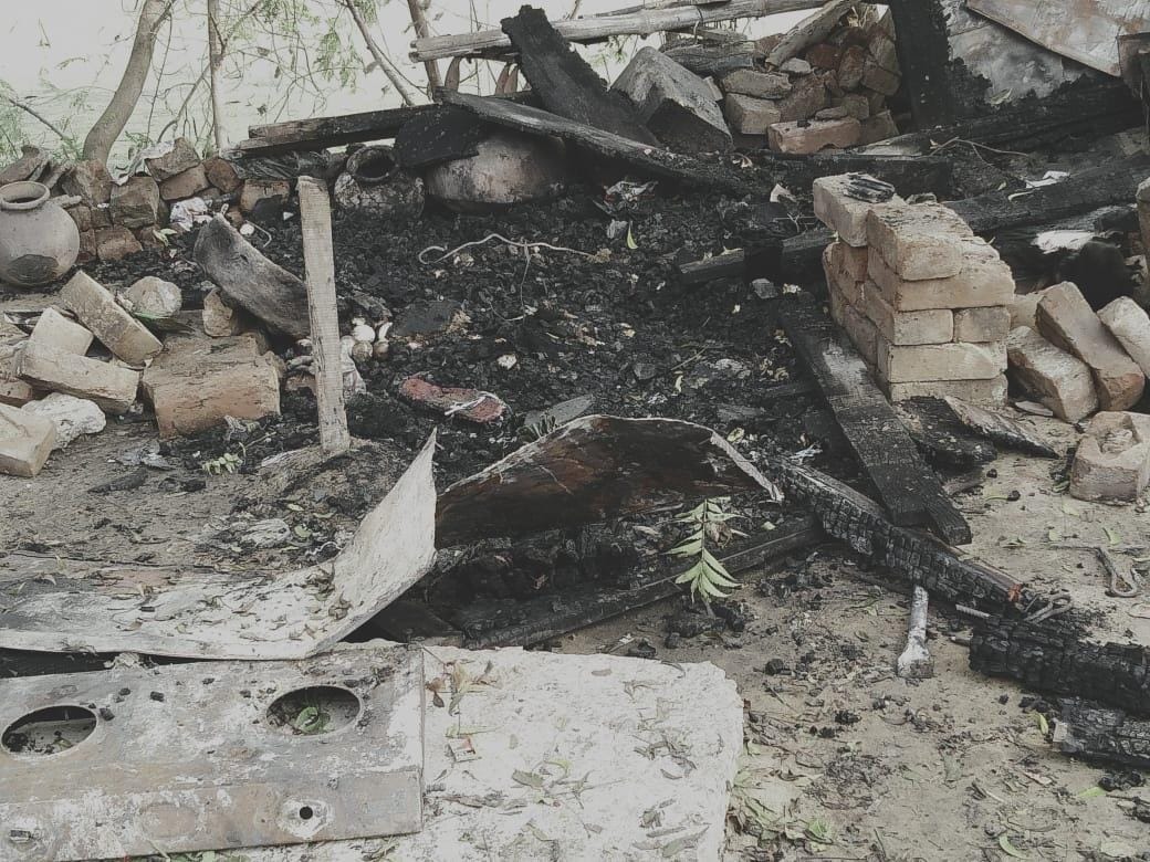 ????? ?Fire caused by leakage gas cylinder, kiosk burned