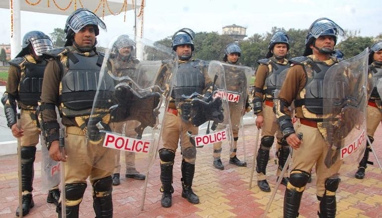 District police equipped with body protector