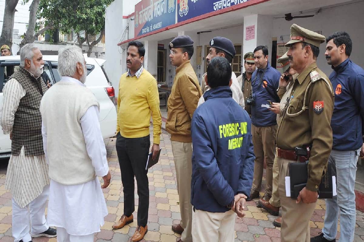 Police has not revealing in constable Aasish murder case at Meerut City