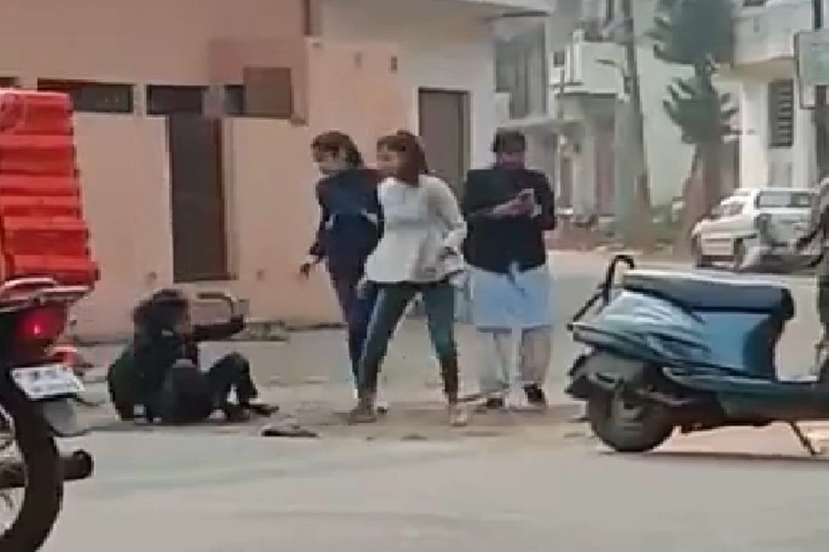 Two girls looted after attacked on a student of BCA in Saharanpur of Uttar Pradesh