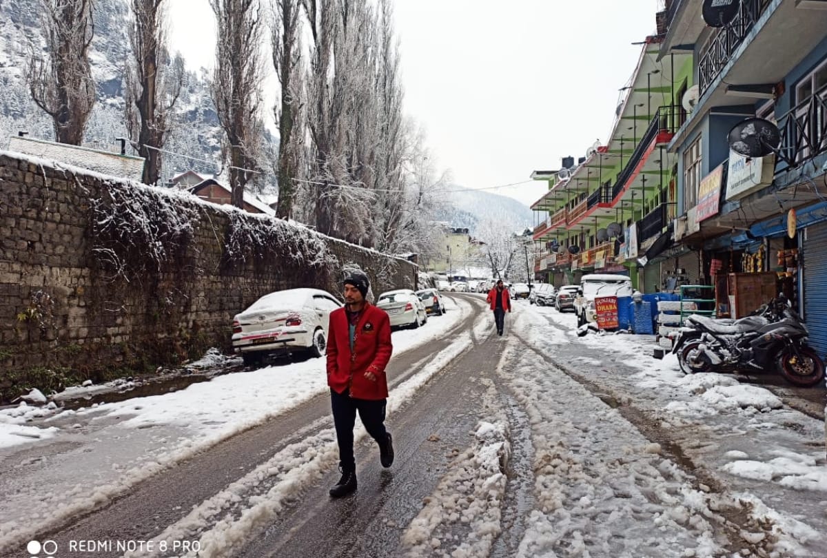fresh snowfall in shimla manali dalhousie kinnaur in himachal pradesh