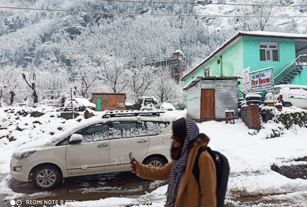 fresh snowfall in shimla manali dalhousie kinnaur in himachal pradesh