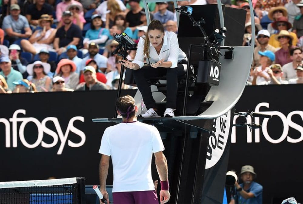 roger federer fined 3,000 for swearing at Australian Open