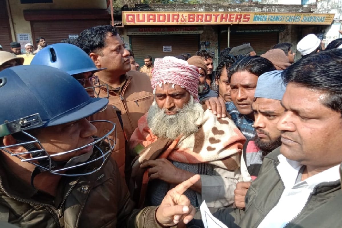 Protest by Muslim women has continues and many shops closed against CAA NRC in Saharanpur