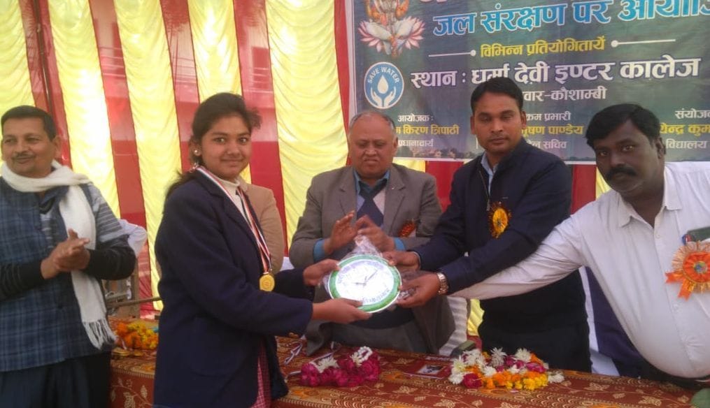 Shweta in drama, Sneha topper in slogan