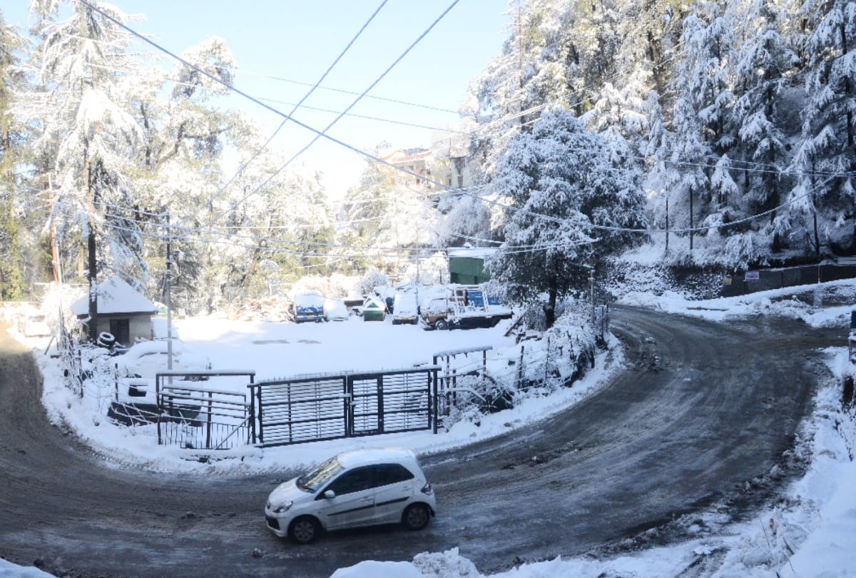 Heavy snowfall in Shimla after seven years, 2017 record broken
