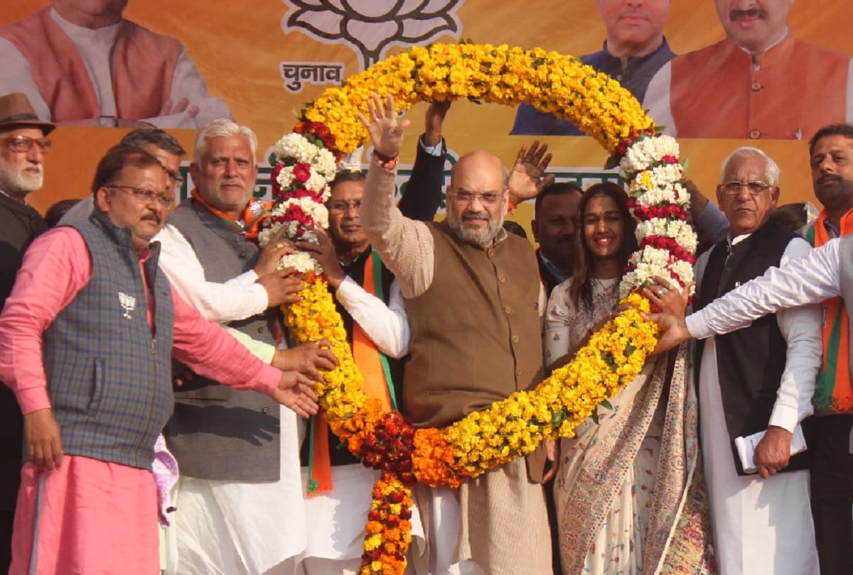 Amit Shah said, Kejriwal should sit on dharna in Shaheen Bagh