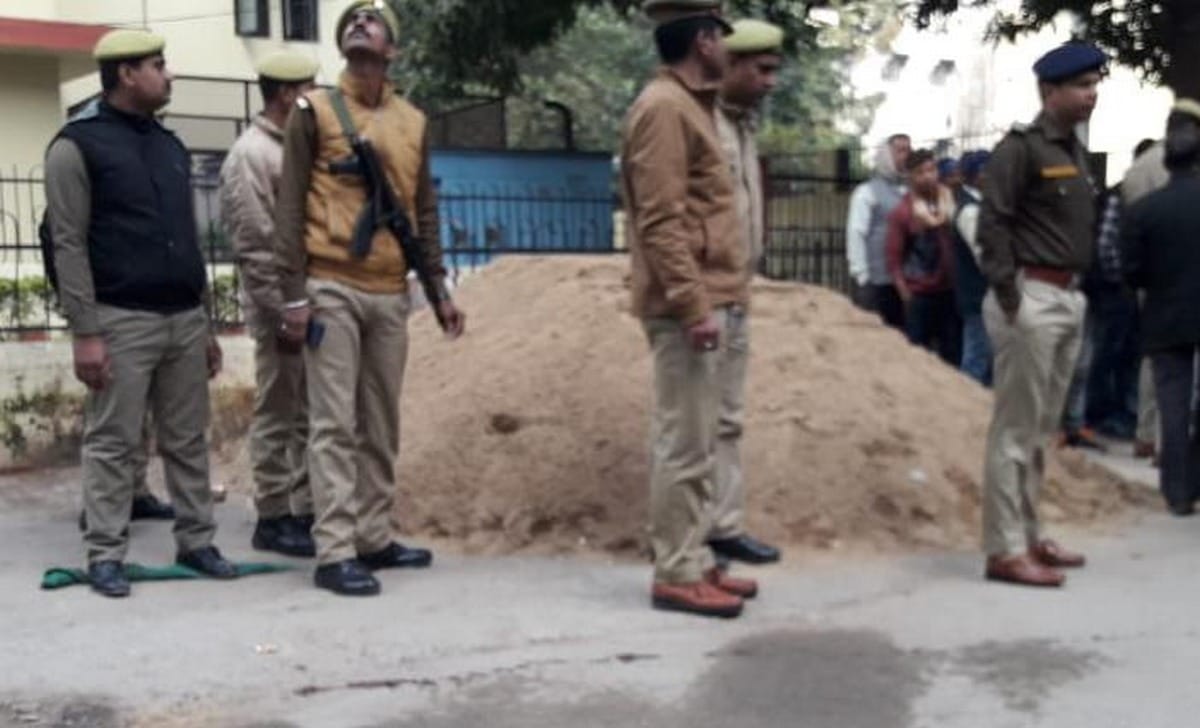 Advocate suicide dies by jumping from under construction multi storey building varanasi