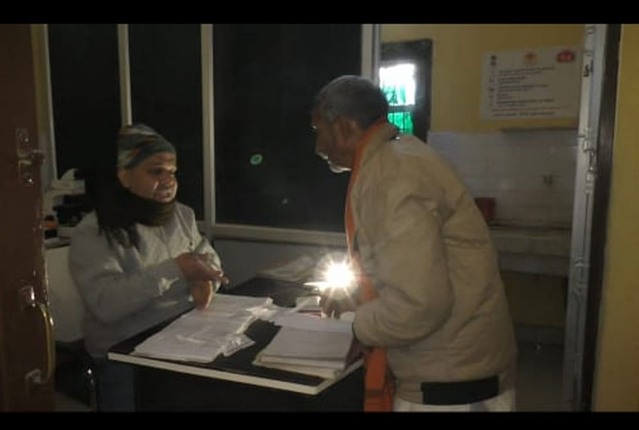 Mobile light treatment in TB clinics