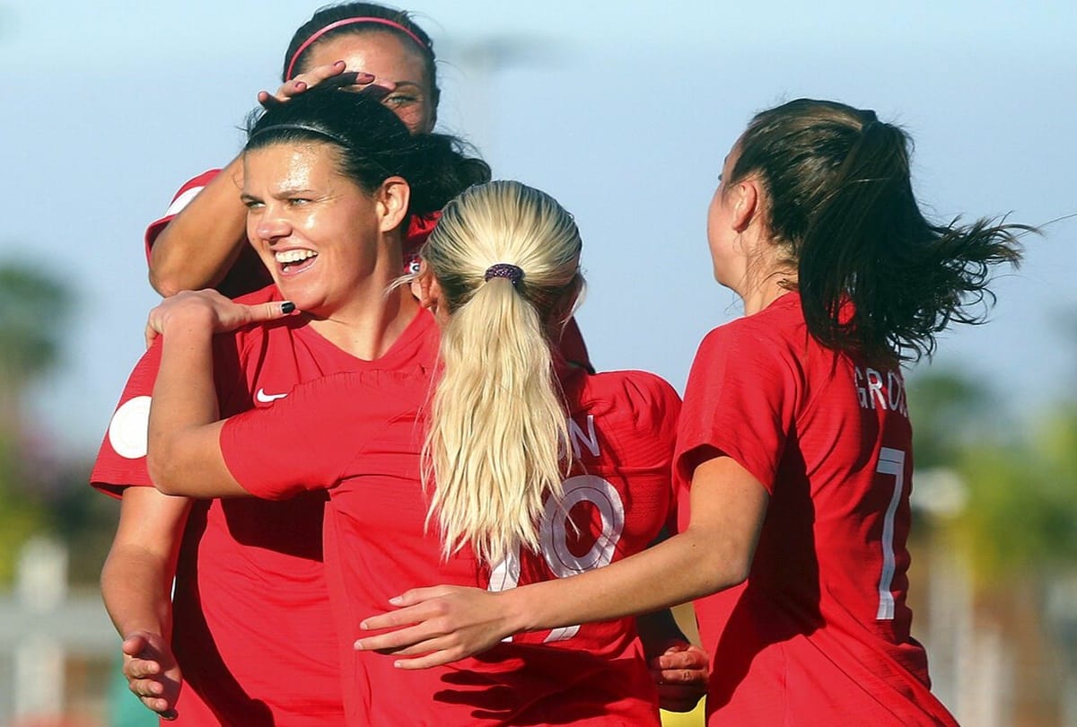 Christine Sinclair beats all time record, became highest scoring international footballer ever