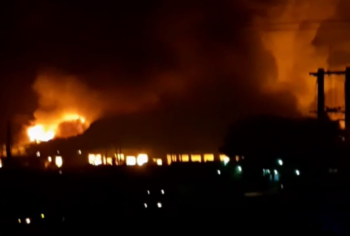 faridabad fire in tata company godown more than 2 dozens fire tender at spot crores material burn