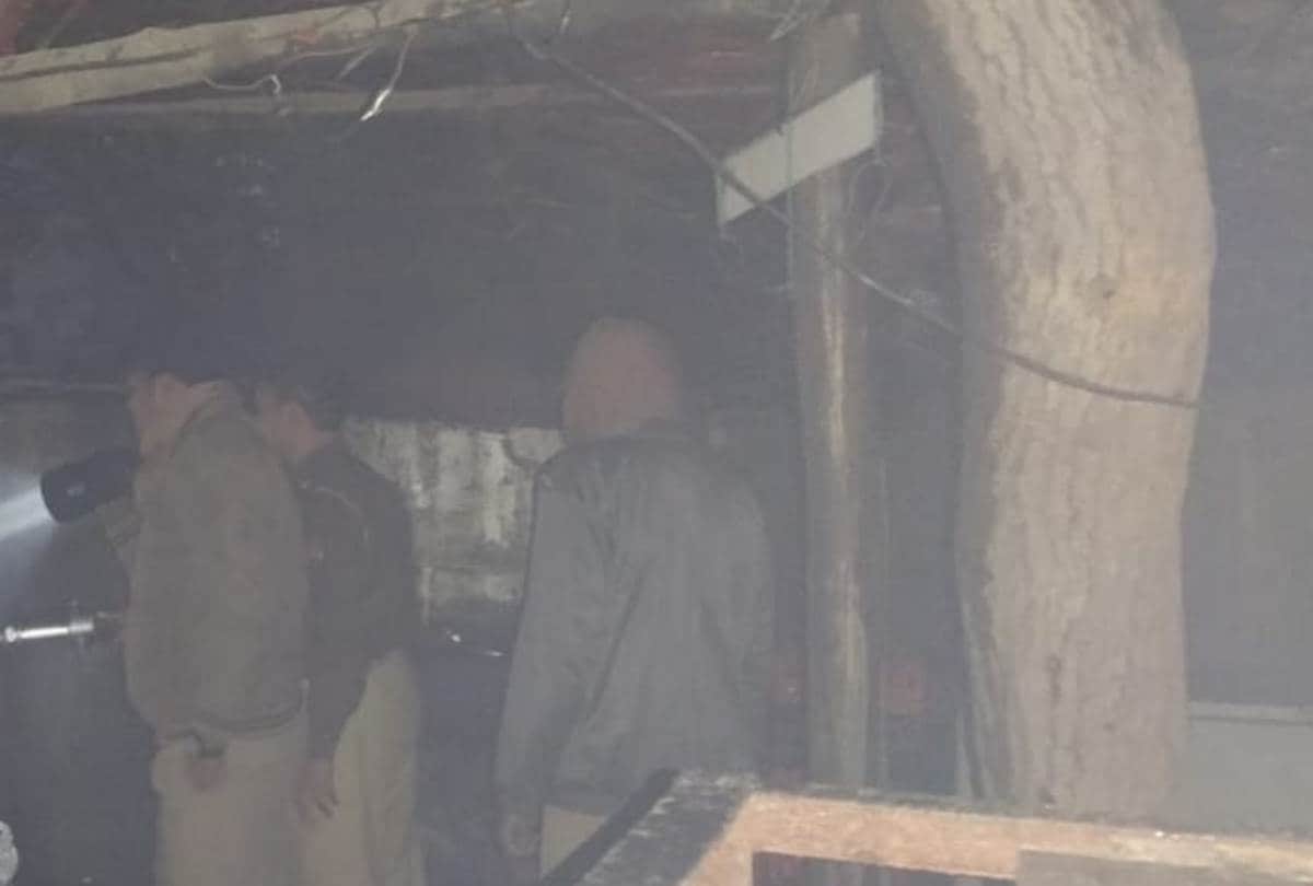 fire broke out in tea shop in lucknow