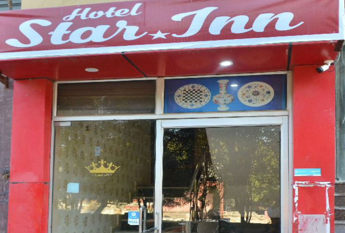 Sexual assault With 19 Year Girl Student In Hotel Tajganj Crime News