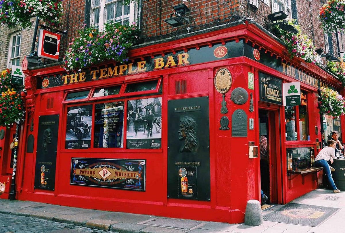 people of Ireland are fond of tea, they have unique birthday wish ritual, know about this country