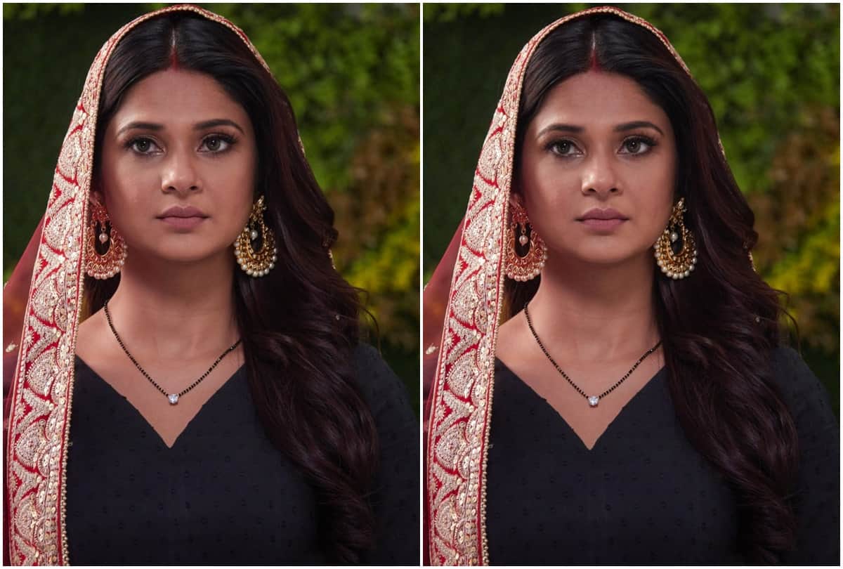 jennifer winget show sessy back in transparent black top with animal print skirt