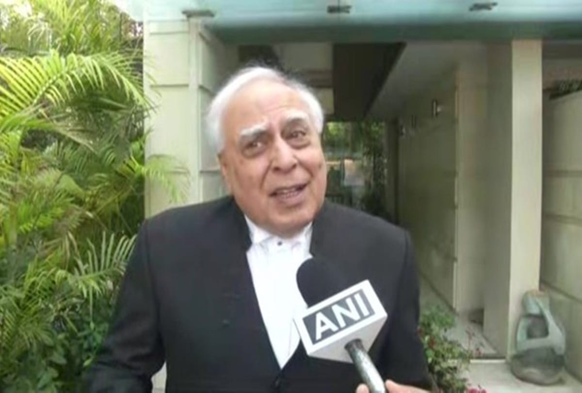 Kapil Sibal said ban should impose on rebellious public representatives for contesting next elections 