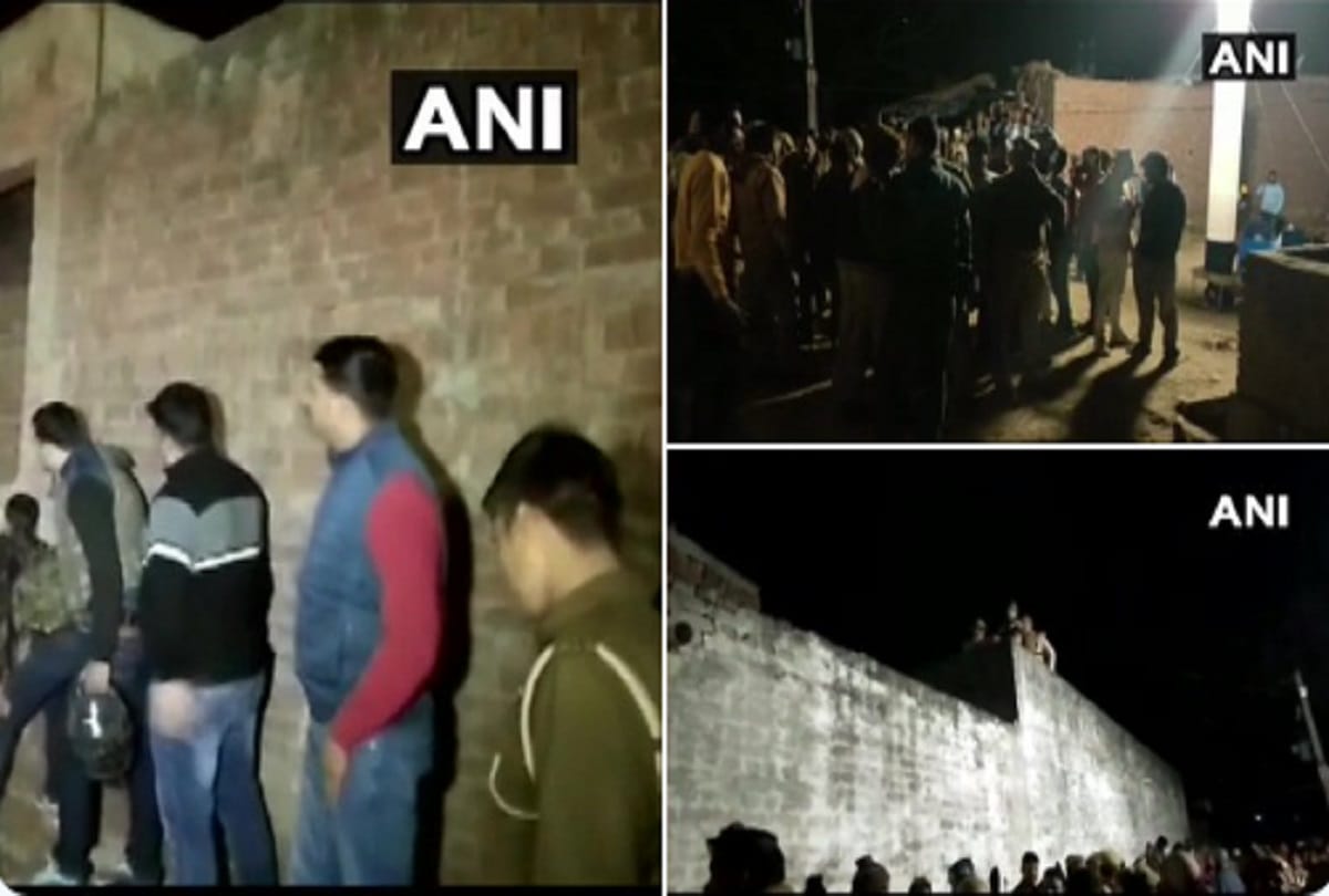 Murder accused holds 20 children hostage in UP's Farrukhabad