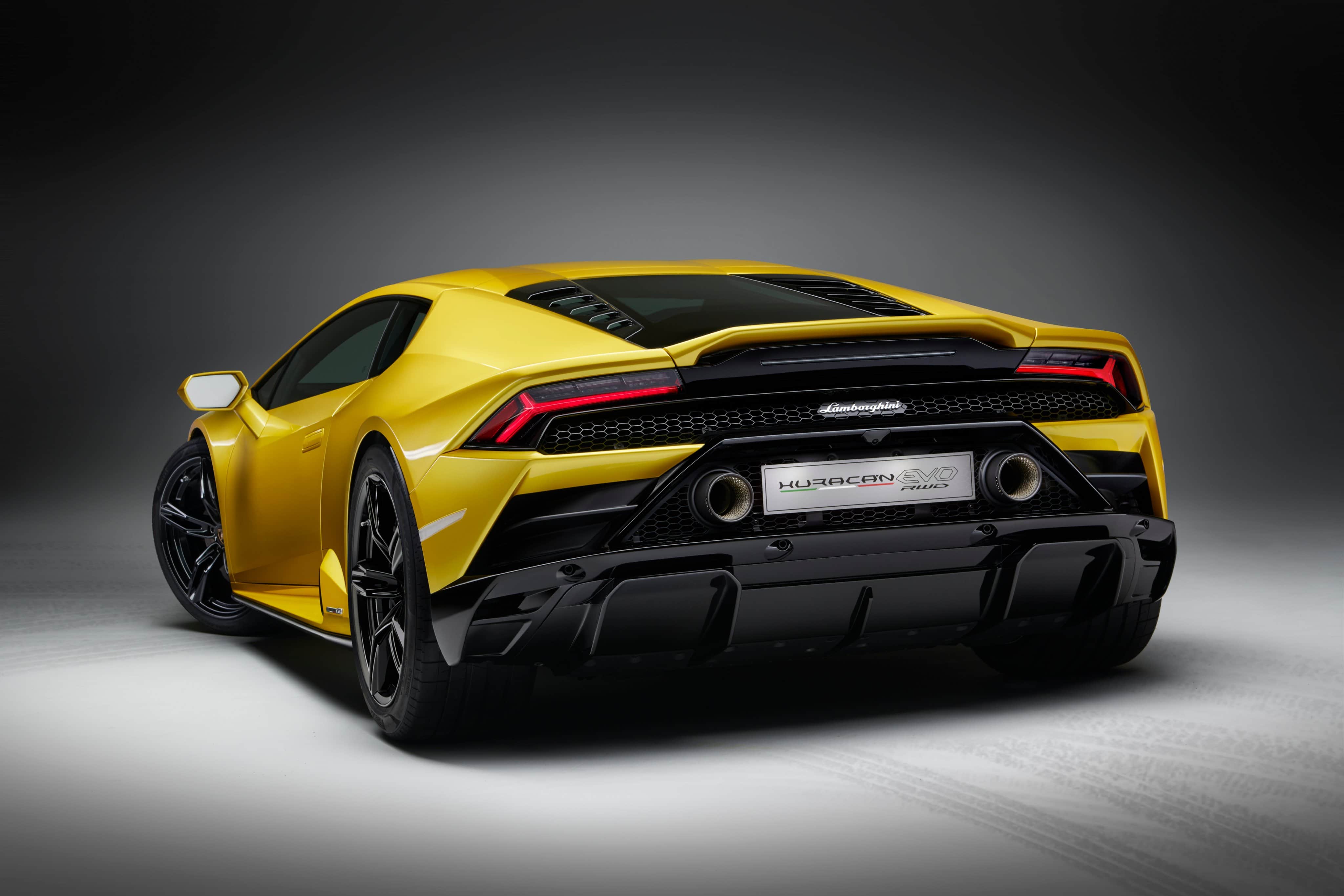 Lamborghini Huracan Evo RWD launched at rs 3.22 crore, know the engine specification and power
