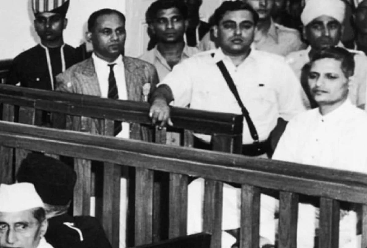why Mahatma gandhi killer nathuram godse urn ashes have not been released in the river