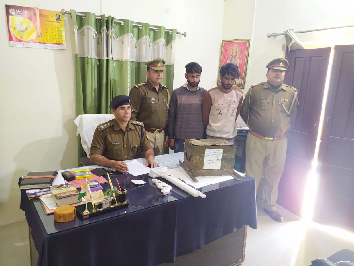 Two crooks caught after encounter, goods recovered