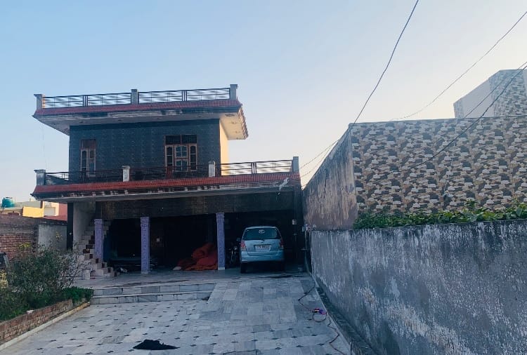 A Elderly man tied in chains found in a House at Ropar of Punjab