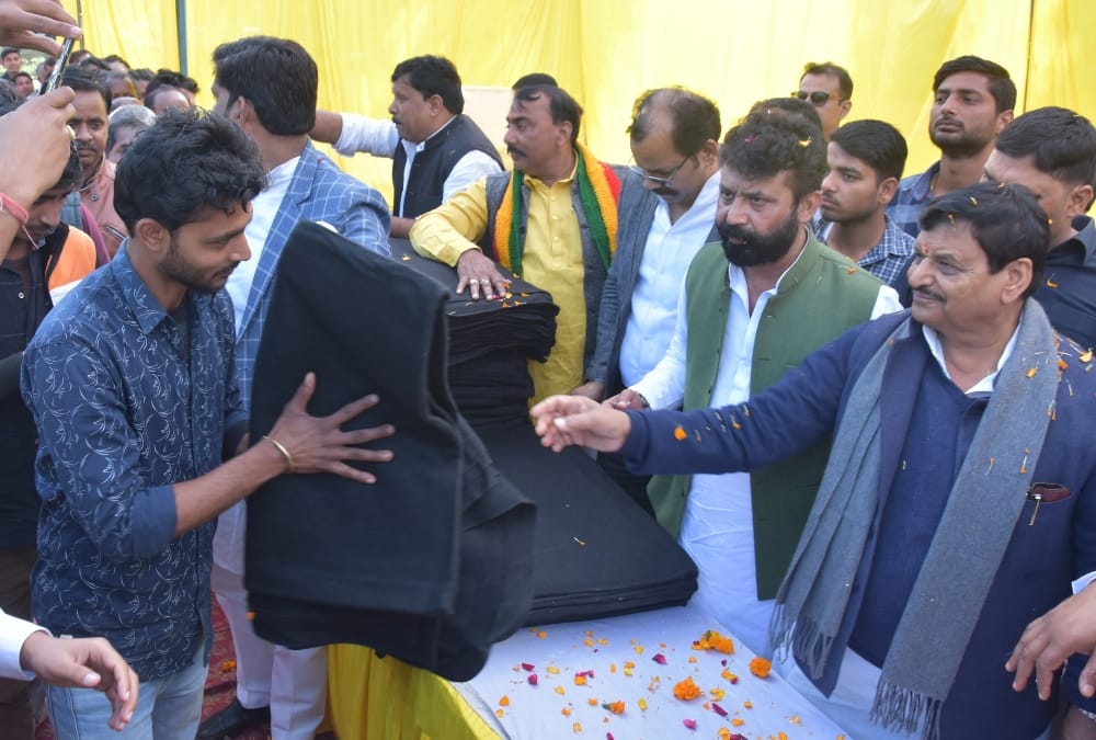 This is how Shivpal Singh Yadav celebrated his birthday.