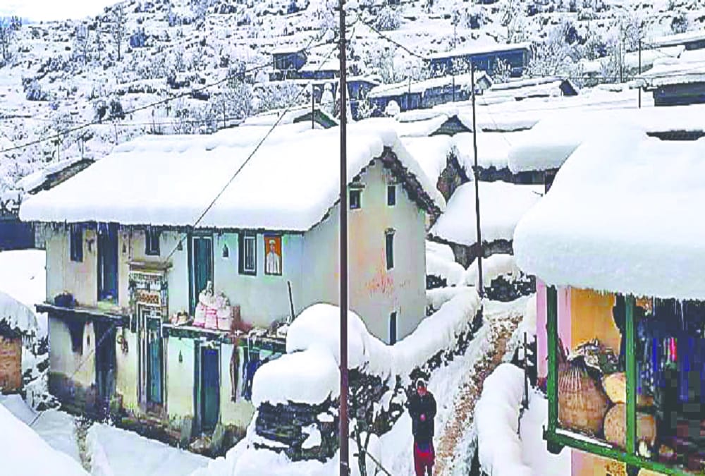 Marriage During Snowfall Groom walked Eight Kilometers with Barat in uttarakhand chamoli