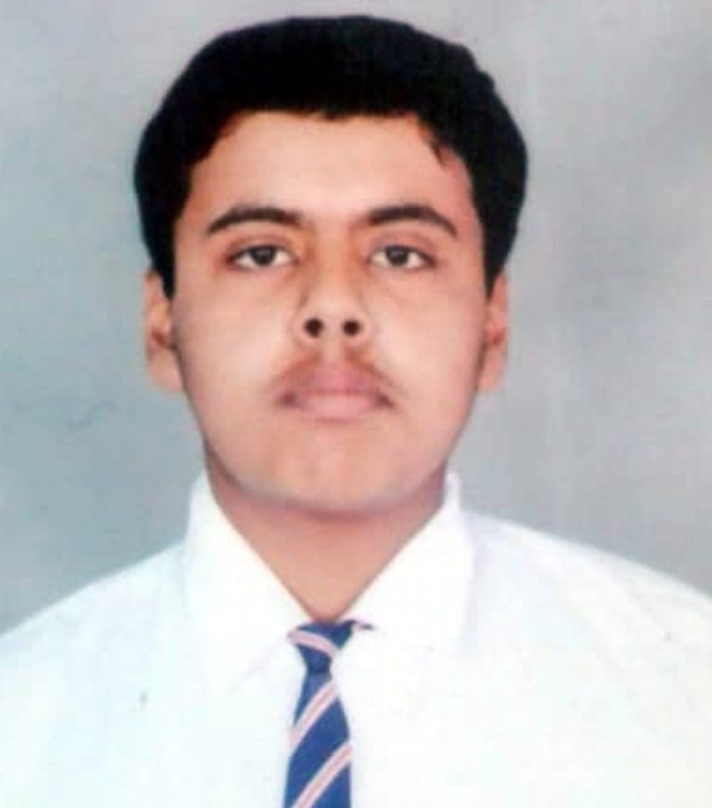 Roorkee: Class 10th student makes walking dustbin