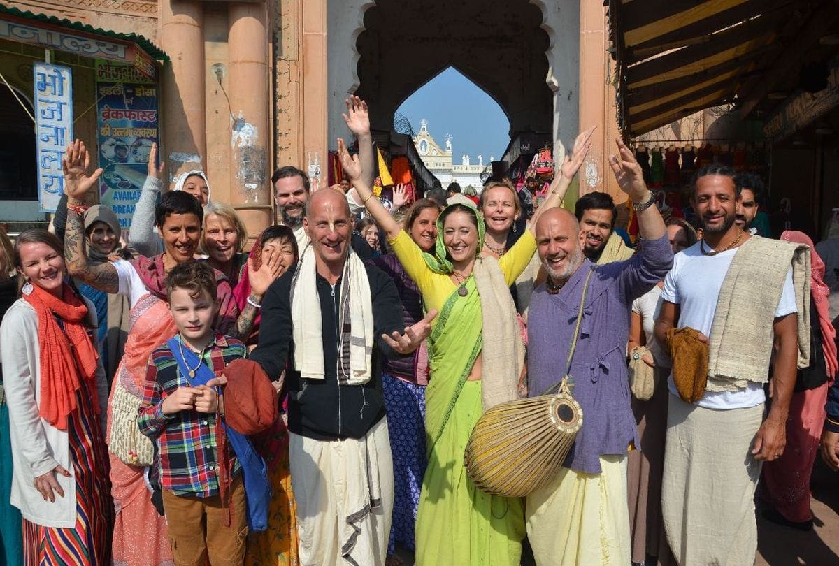 Shahji Mandir Vasanti Kamra Opned On Vasant Panchmi in Vrindavan