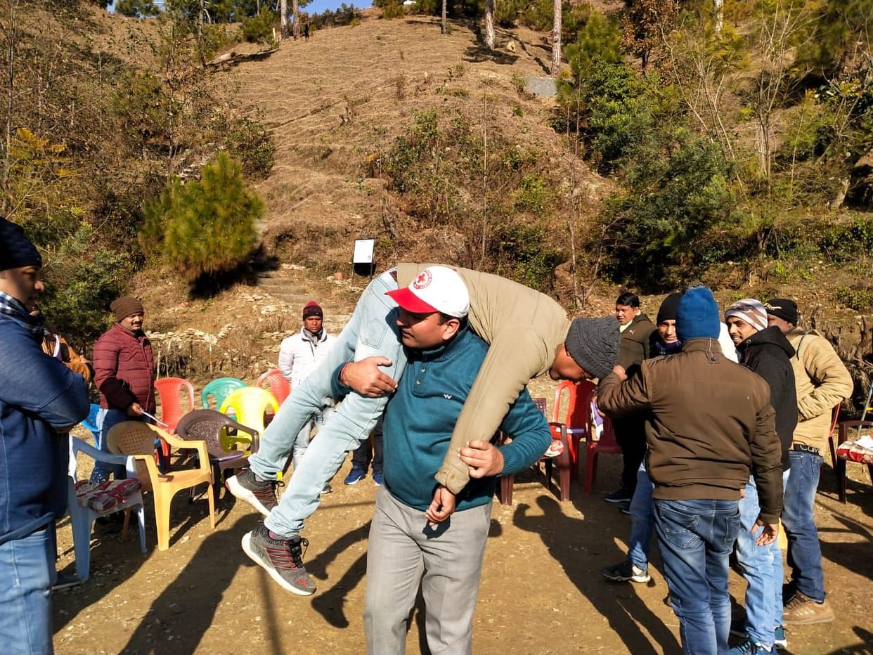 Teachers taught the master of rescue during disaster