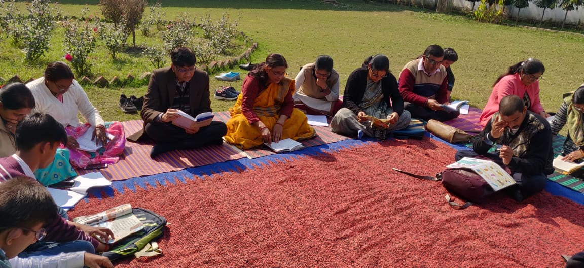 Read Banaras, students and teachers of Kashi Vidyapeeth become part of Varanasi