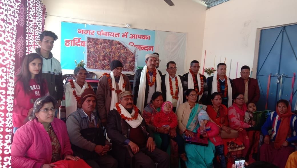 Eight employees of Dwarahat, Bhikiyasain took VRS