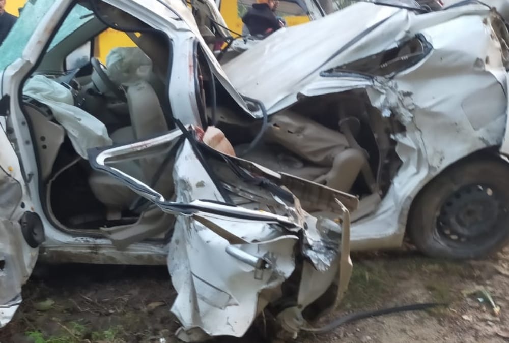 three died and three injured  in car accident in sitapur