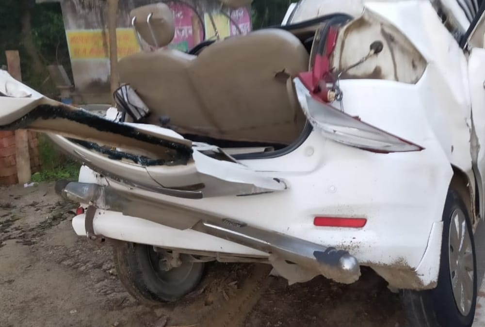 three died and three injured  in car accident in sitapur