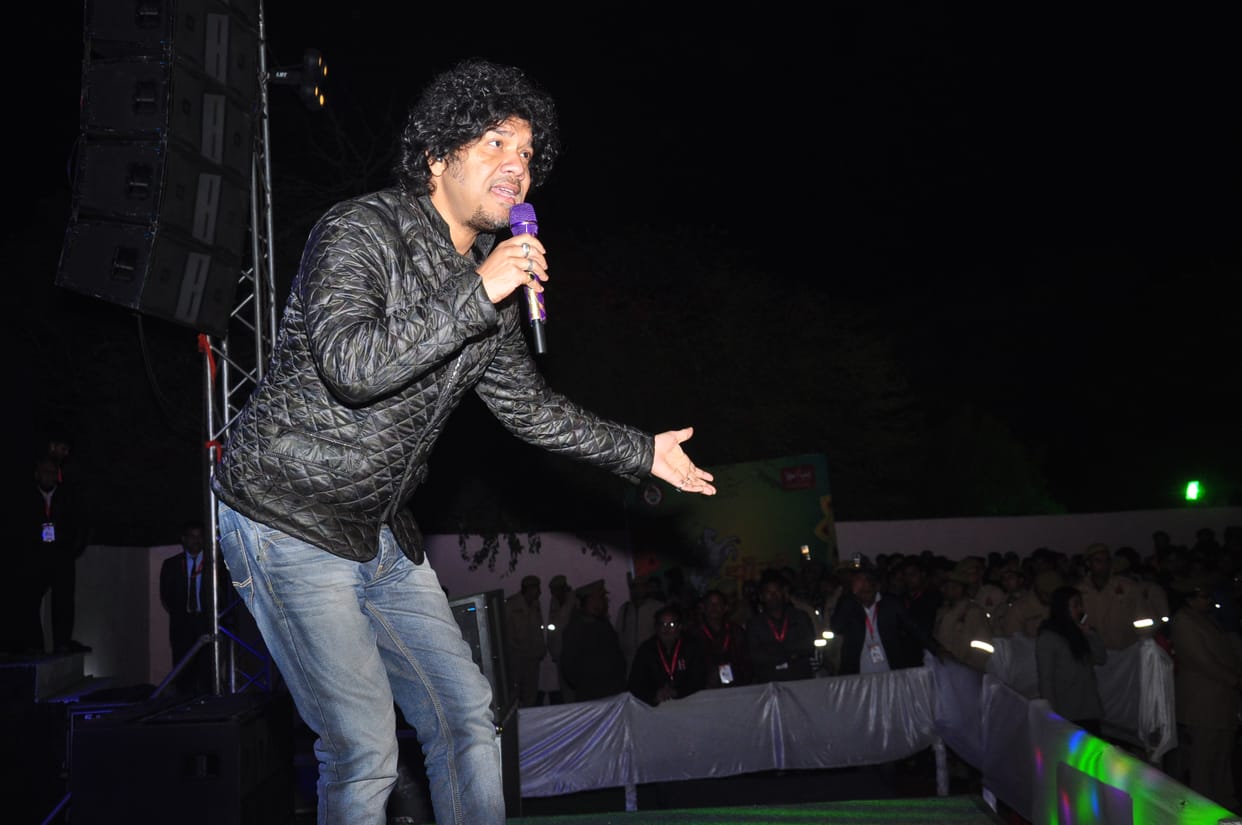 papon rocked jhasi mahotsav