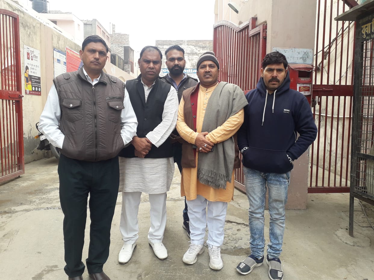 vhp workers admanant on reciting hanuman chalisa daily outside the religious place of another community
