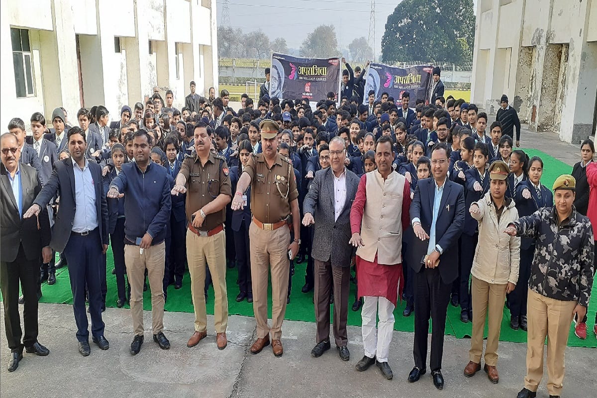 Police ki Pathshala, CO Alok Singh has safety tips given to the girl students