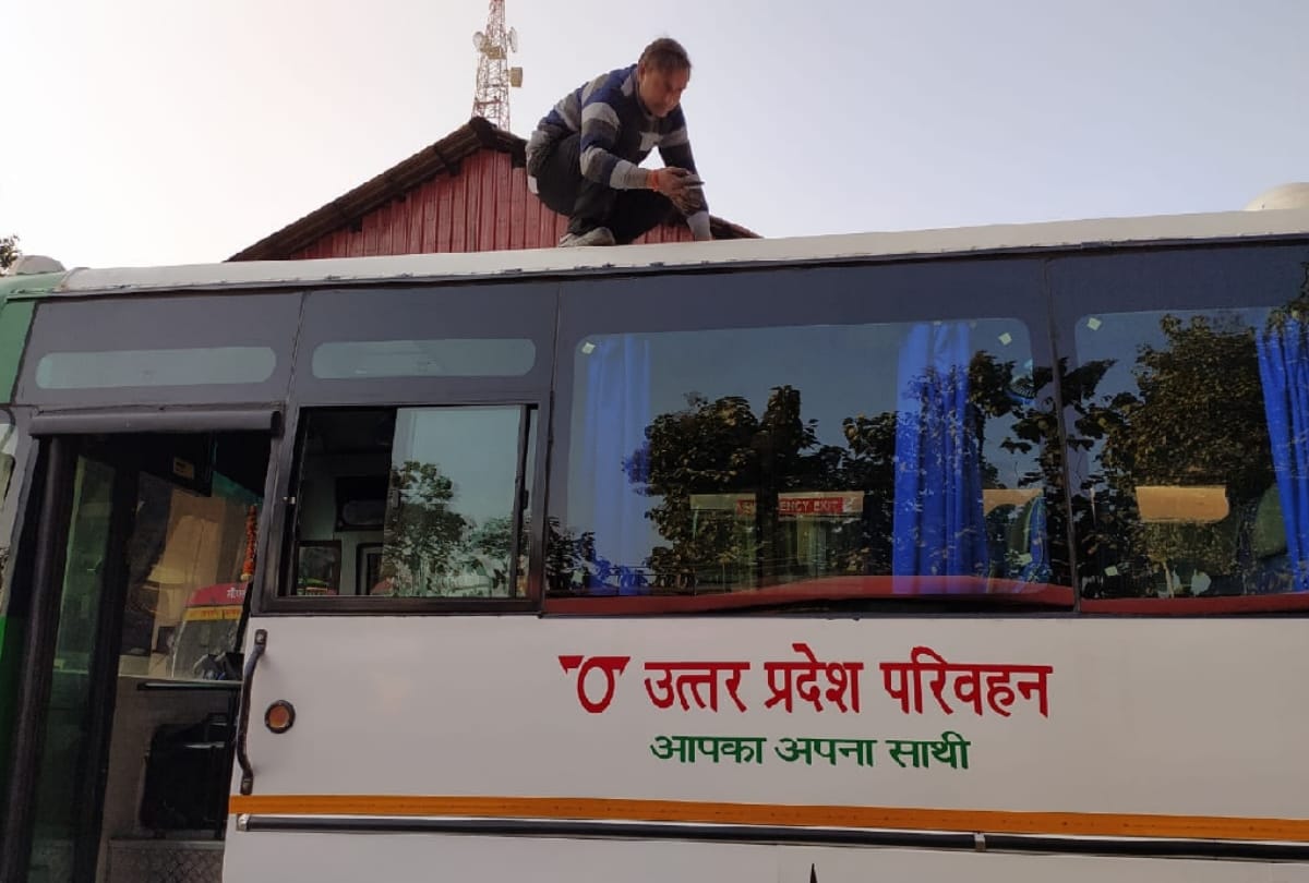 rain water is falling inside Jan rath buses