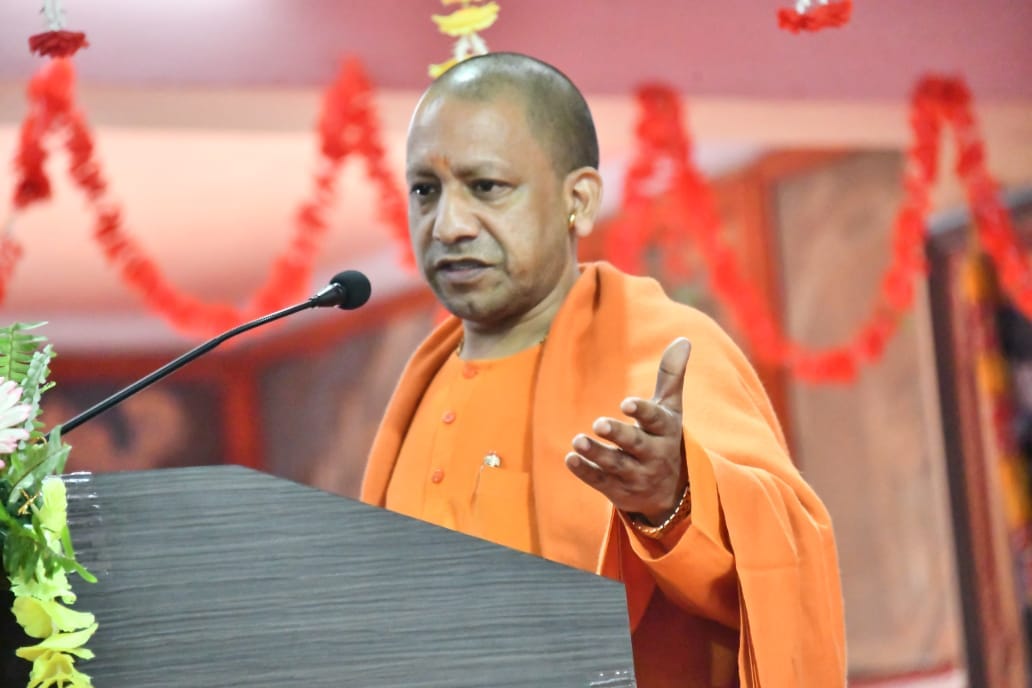 in gorakhpur visit chief minister yogi adityanath says some people tall pakistani language