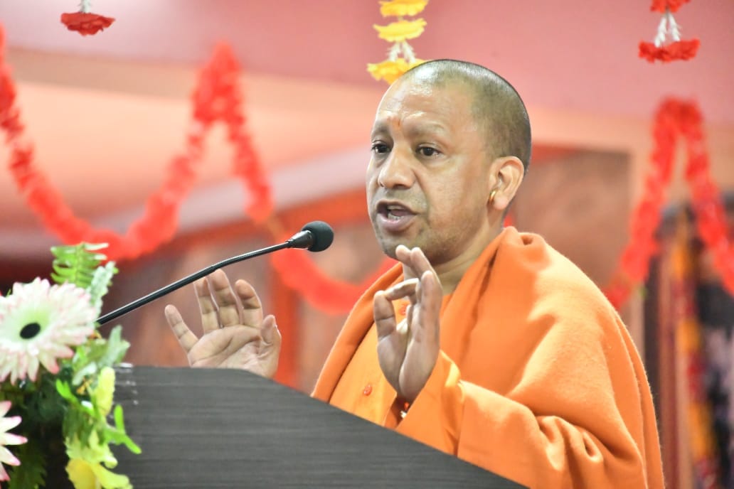 in gorakhpur visit chief minister yogi adityanath says some people tall pakistani language