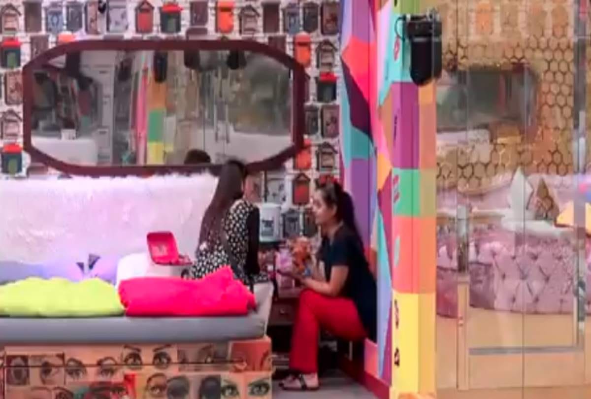 Bigg Boss 13 Himanshi Khurana says Rashami Desai Asim Riaz is filmy while expressing his feelings